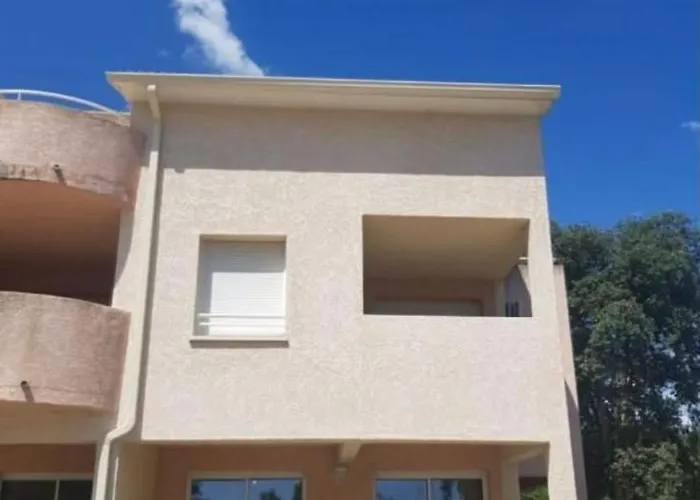 Les De Melody Apartment